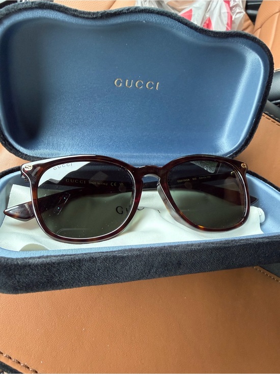 Gucci Accessories - Sunglasses in Case